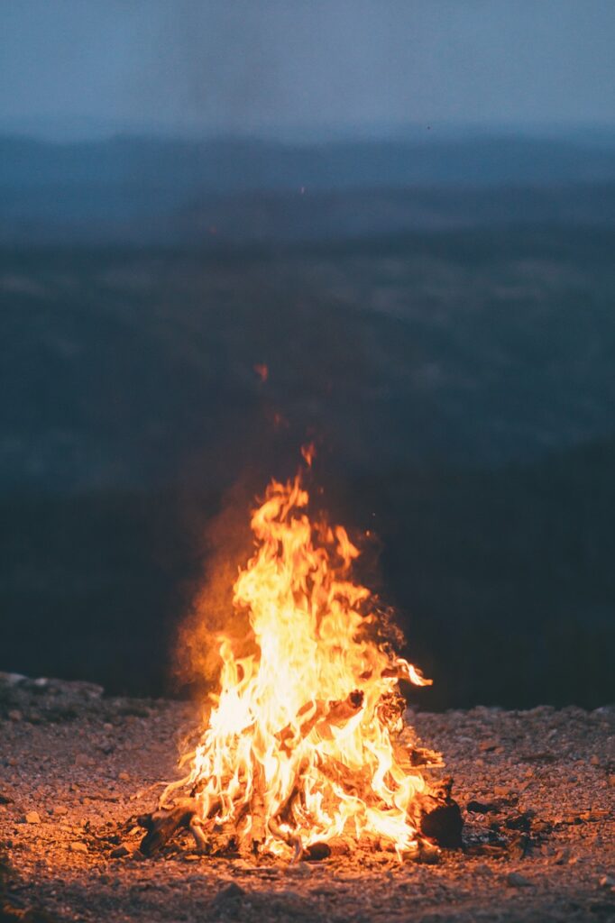 Terapia sexual para mujeres Iris Aneas Tantra kaula fire, flame, burn, bonfire, campfire, dark, night, camping, light, blue fire, blue night, blue dark, blue camping, bonfire, bonfire, campfire, campfire, campfire, campfire, campfire, camping